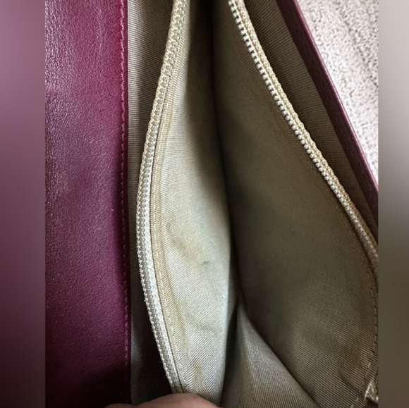 Chanel Rare Burgundy Yen Wallet - Vintage Patent Leather EUC - Picture 8 of 13